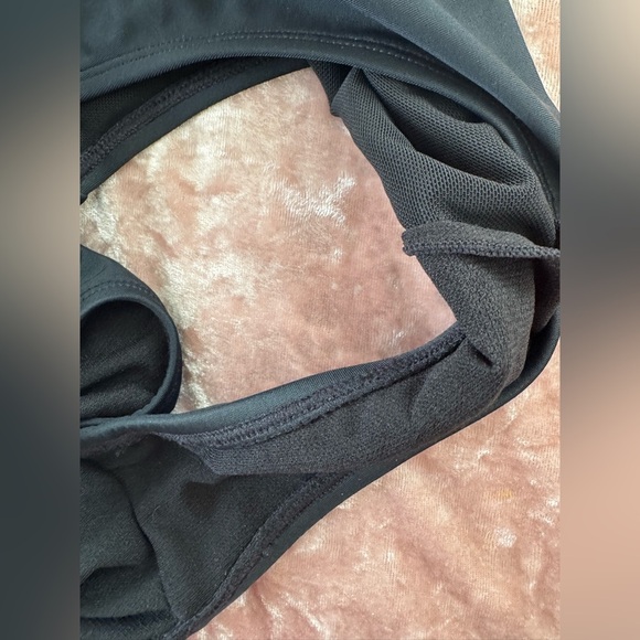 💥Off-Shoulder Black Swimsuit - Picture 7 of 8